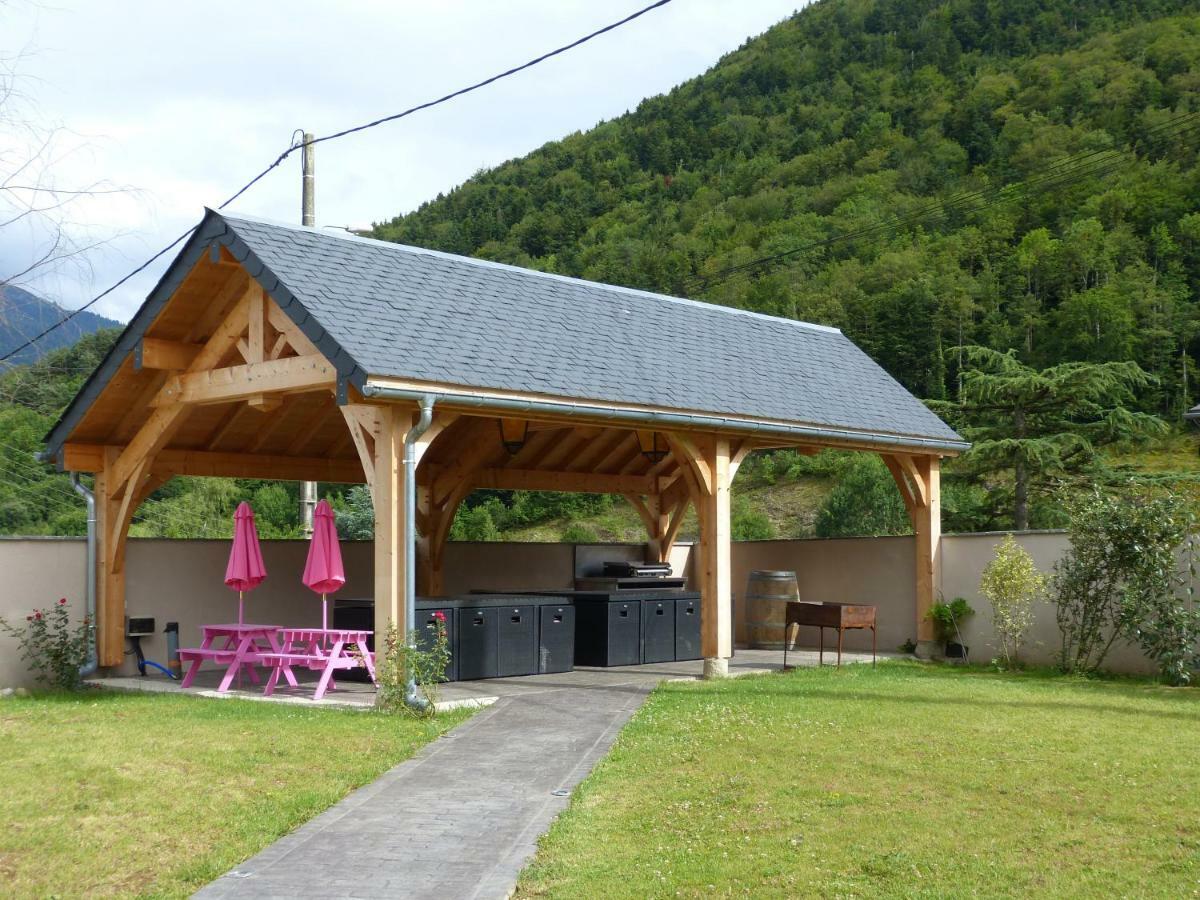 Les écuries de Lisa - Gîte de groupe 16 personnes Arreau Exterior foto